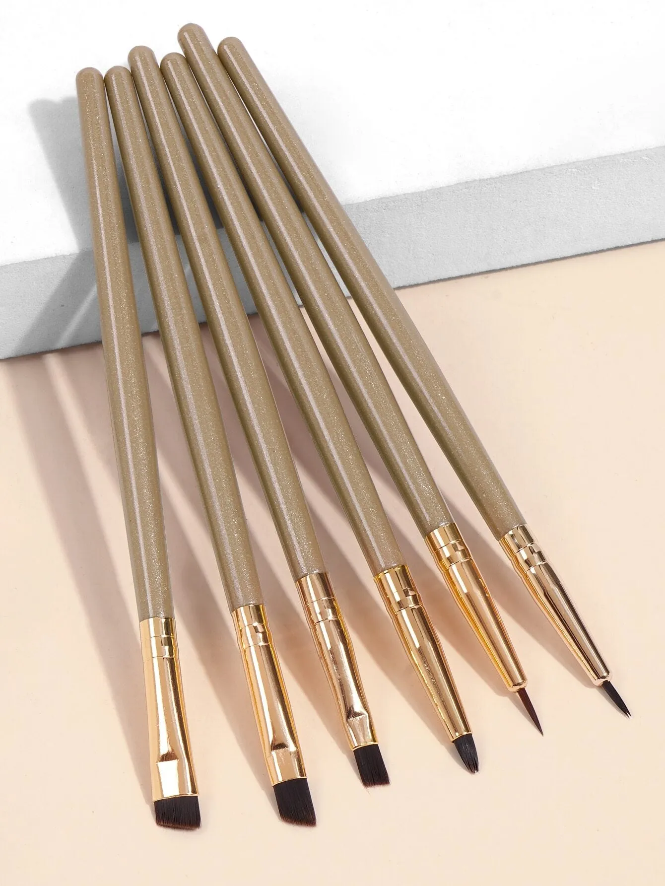 MAANGE 6pcs Professional Facial Brush Set,Eyeliner Brush,Eyebrow Brush,Detail Brush,Lip Brush,Makeup Tools With Soft Fiber For Easy Carrying,Brush For Travel